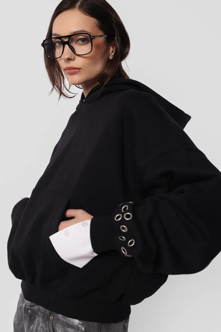 Buzo negro oversize con capucha y bolsillo canguro de diseño moderno y elegante de Top White en Buzos y Sweaters para argentina