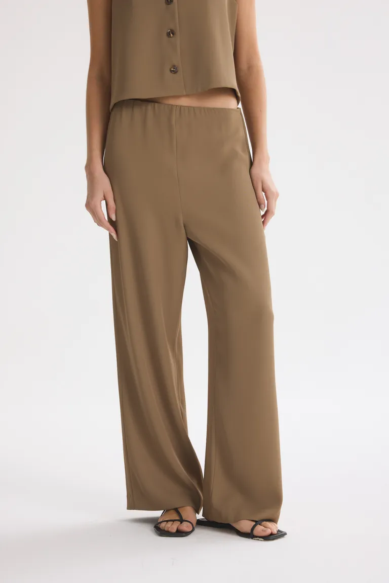 Pantalón recto en tonalidad marrón para mujer - Elegante y versátil de Akiabara en Pantalones para argentina