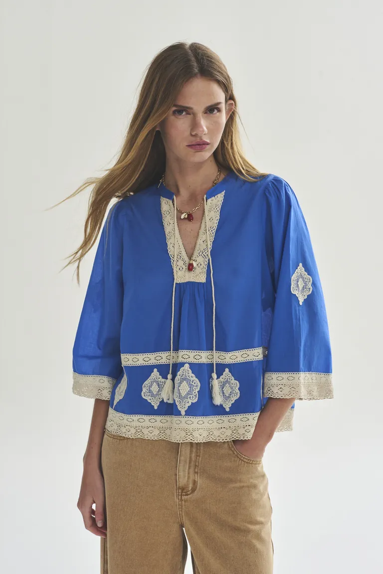 Blusa de estilo boho con detalles florales bordados de Akiabara en Blusas para argentina