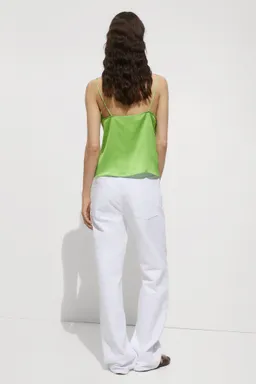 Top satinado con breteles de Mango en Tops para argentina