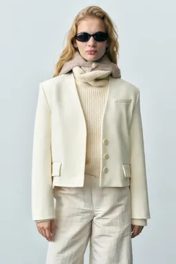 Blazer crop estructura de Mango en Blazers para argentina