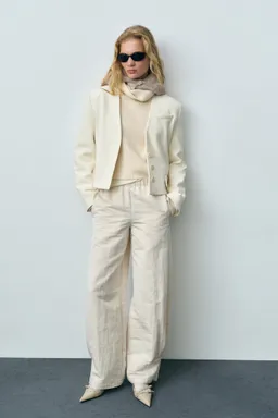 Blazer crop estructura de Mango en Blazers para argentina