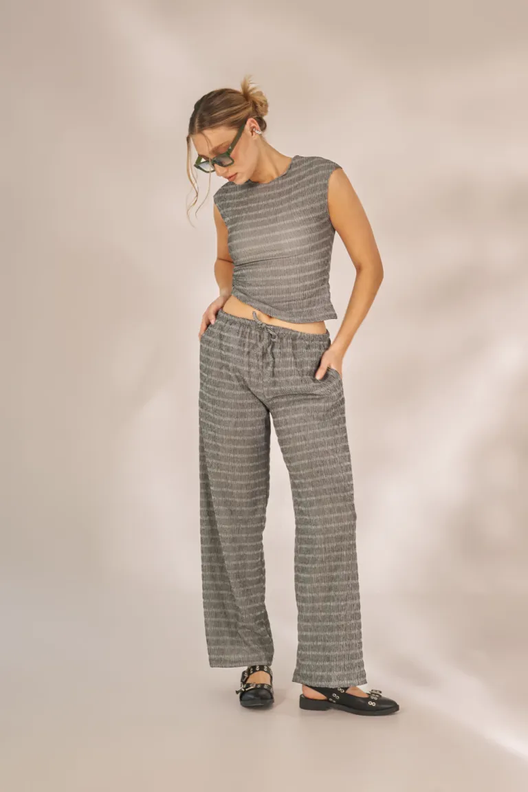 Pantalón recto de corte clásico para mujer en color gris de Apricot en Pantalones para argentina