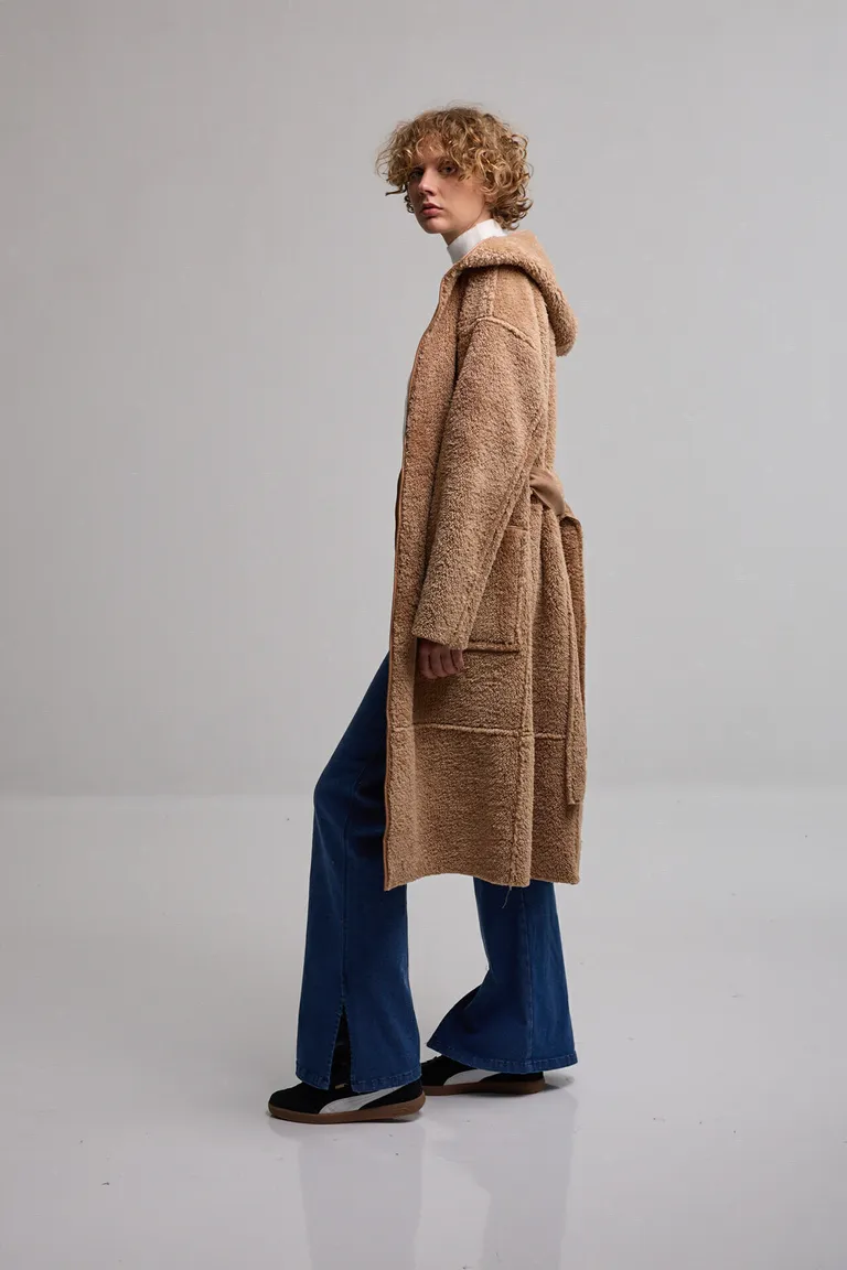 Tapado largo reversible con capucha y bolsillos delanteros para mujer de Kill en Tapados para argentina