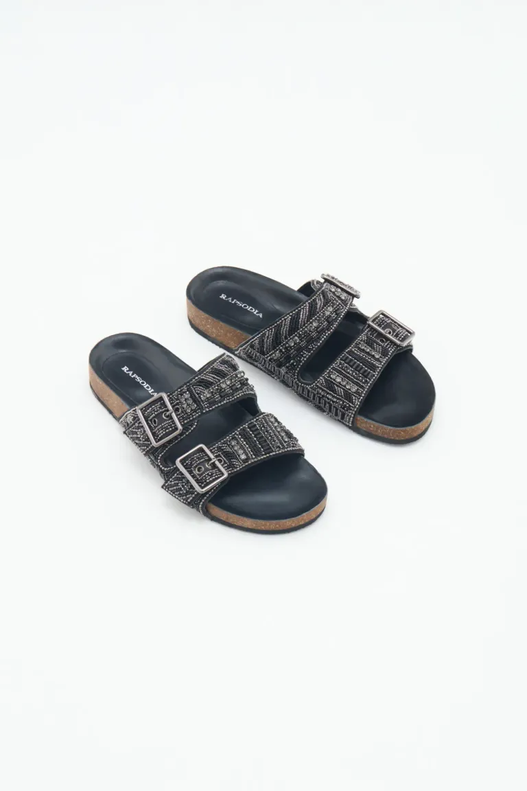 Sandalias bajas de cuero con bordado y aplicaciones de piedras en tono marrón de Rapsodia en Sandalias para argentina