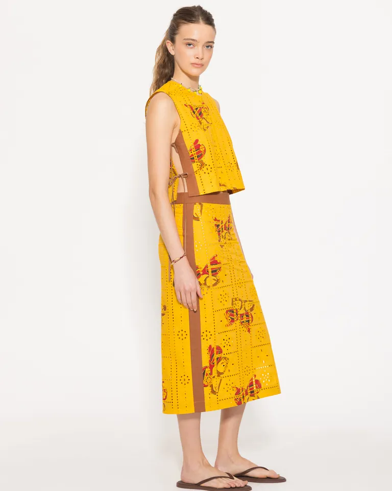 Top con diseño exclusivo de bordados y aberturas laterales de Jazmin Chebar en Tops para argentina