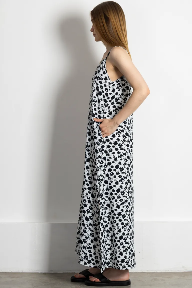 Vestido largo estampado con breteles regulables y bolsillos laterales de Kill en Vestidos para argentina