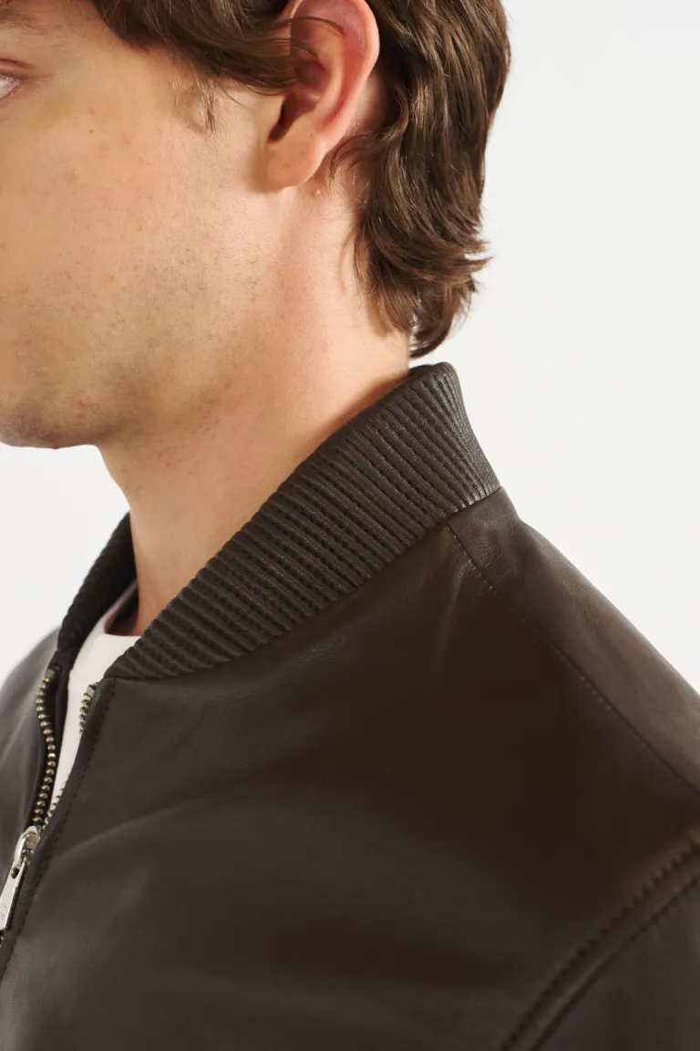 Campera de cuero negra tipo bomber para hombre de Bensimon en Abrigos y Camperas para argentina