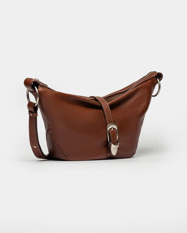 Bolso de cuero graneado con forma mórbida y gran capacidad de almacenaje de Prüne en Bolsos y Carteras para argentina