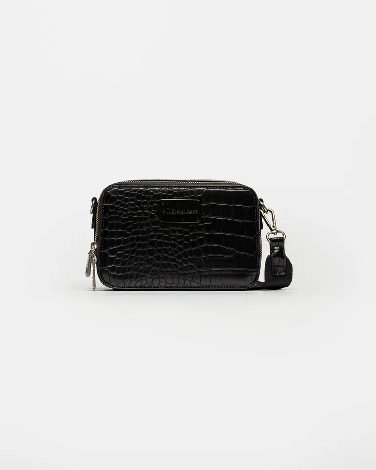 Cartera Bandolera de Efecto Cuero Croco con Detalle Metálico de Prüne en Bolsos y Carteras para argentina