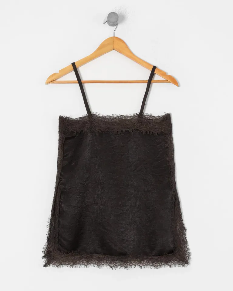 Top con breteles y tajos laterales decorado con encaje doble de Sky en Tops para argentina