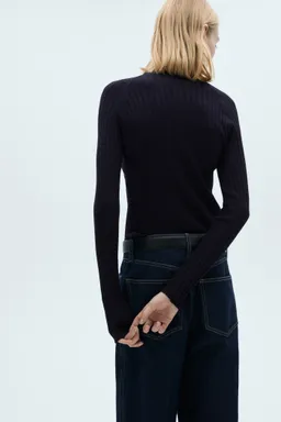 Sweater canalé cuello perkins de Mango en Buzos y Sweaters para argentina