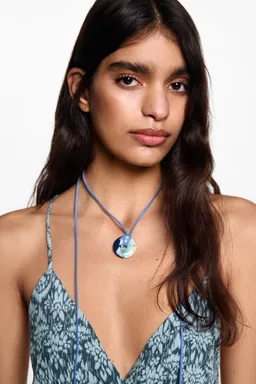 Vestido estampado fruncido de Mango Teen en Vestidos para argentina