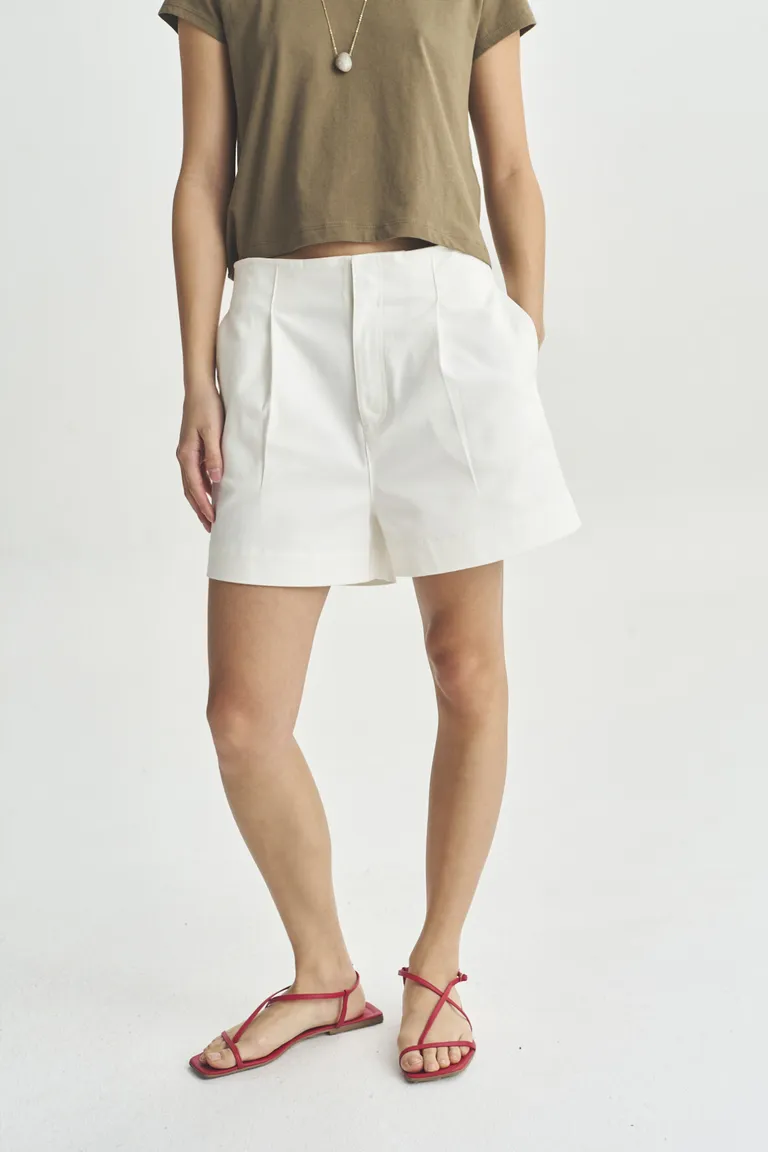 Shorts blancos de corte amplio y tiro alto para mujer de Akiabara en Shorts para argentina