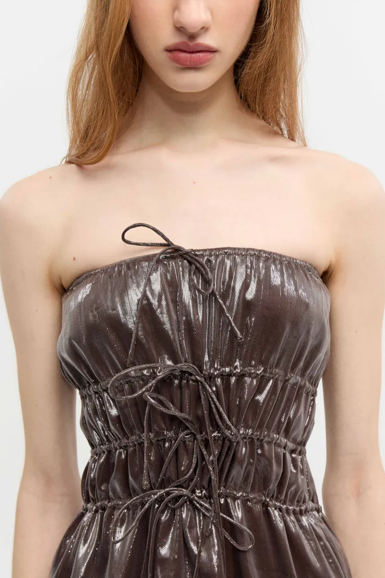 Vestido strapless corto de seda y lurex con ajuste al cuerpo de Ay Not Dead en Vestidos para argentina
