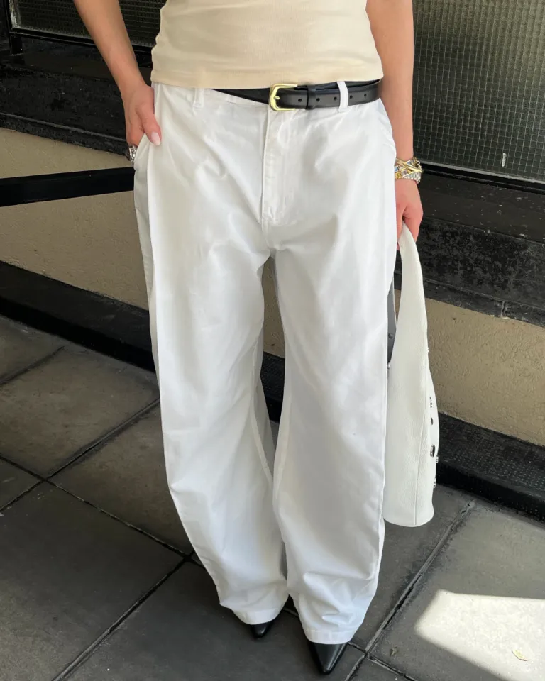 Pantalón ancho con pinzas delanteras y elástico trasero en tela gabardina de Sky en Pantalones para argentina