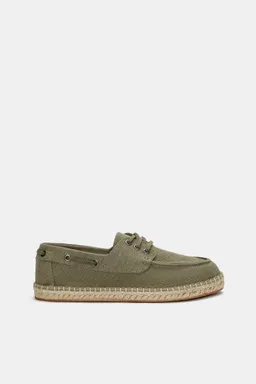Zapatos náuticos de Pull&Bear en Mocasines y Náuticos para argentina