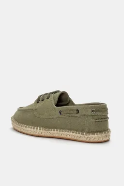 Zapatos náuticos de Pull&Bear en Mocasines y Náuticos para argentina