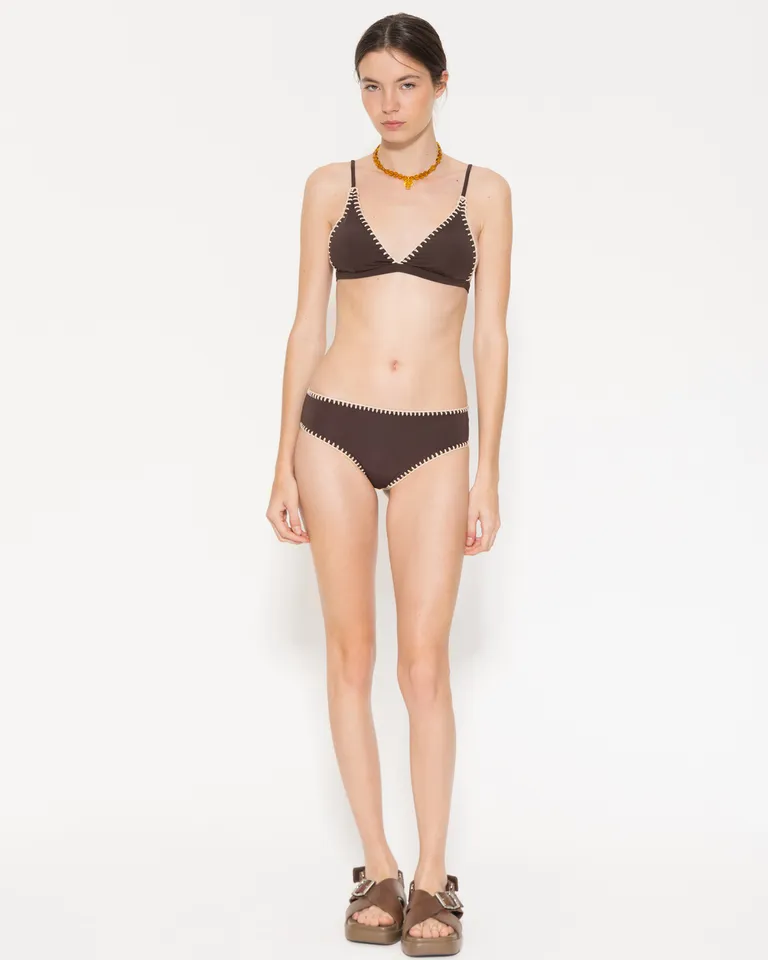 Bikini marrón de dos piezas con bordado contrastante de Jazmin Chebar en Swimwear y Beachwear para argentina