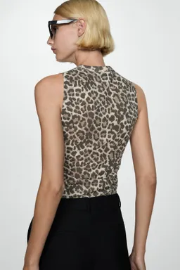 Top punto leopardo de Mango en Tops para argentina