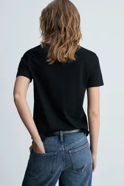 Camiseta algodón cuello pico de Mango en Remeras para argentina