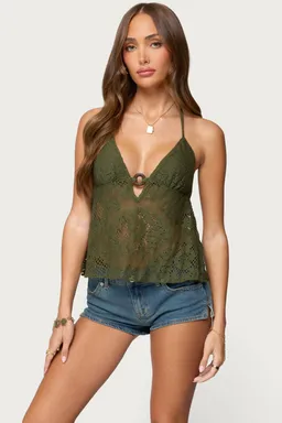 Top halter crochet traslúcido de Edikted en Tops para argentina