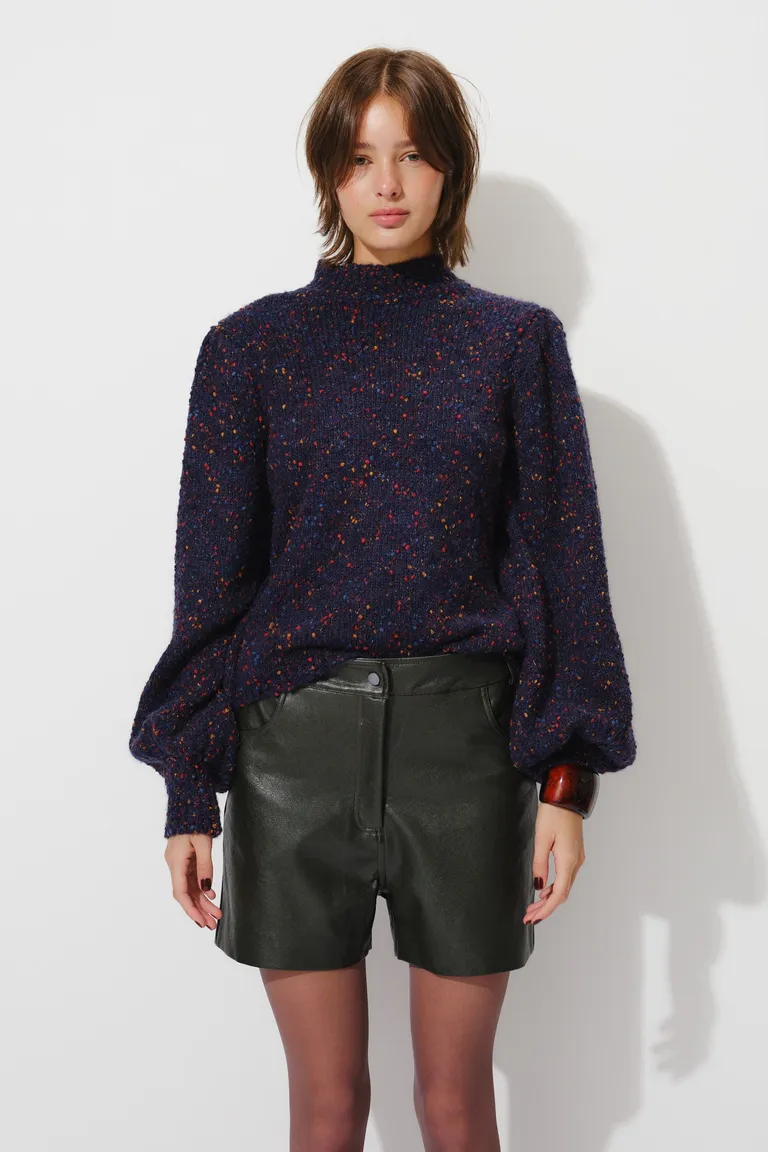 Short de simil cuero con bolsillos y cierre de broche a presión de Mishka en Shorts para argentina