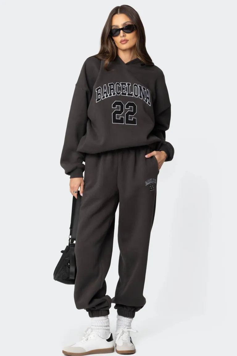 Pantalón jogging oversized barcelona de Edikted en Pantalones para argentina