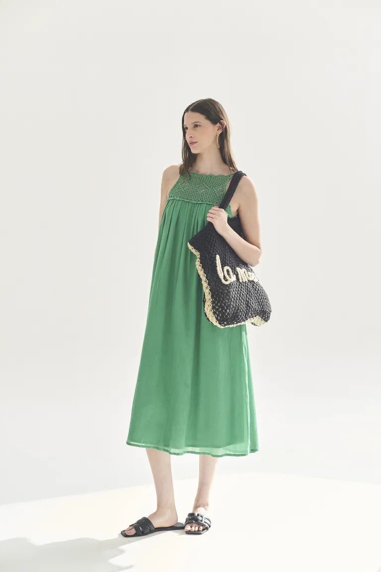 Vestido naxos: Elegancia y comodidad en un diseño moderno y versátil de Akiabara en Vestidos para argentina