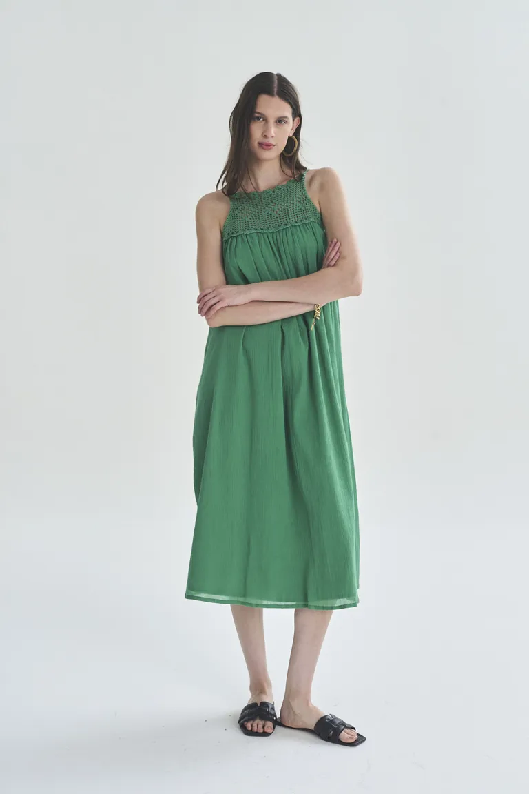 Vestido naxos: Elegancia y comodidad en un diseño moderno y versátil de Akiabara en Vestidos para argentina