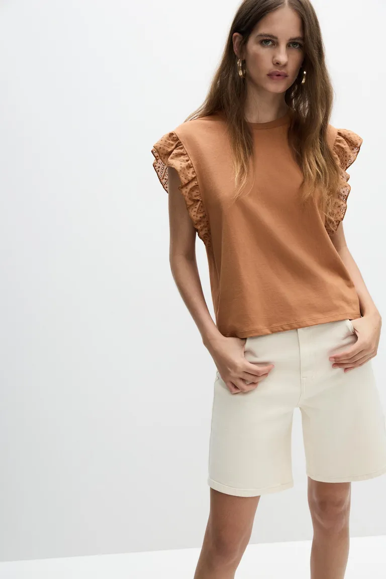 Camiseta volantes bordado suizo de Lefties en Blusas para argentina