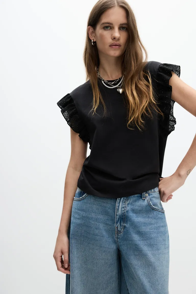 Camiseta volantes bordado suizo de Lefties en Blusas para argentina