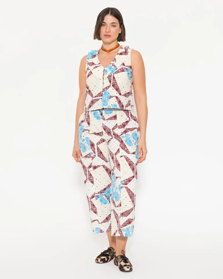 Pantalón femenino con diseño floral de broderie y bolsillos ocultos de Jazmin Chebar en Pantalones para argentina