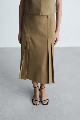 Falda traje con tablas de Mango en Faldas para argentina
