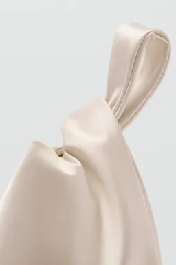Bolso mano satinado de Mango en Bolsos y Carteras para argentina