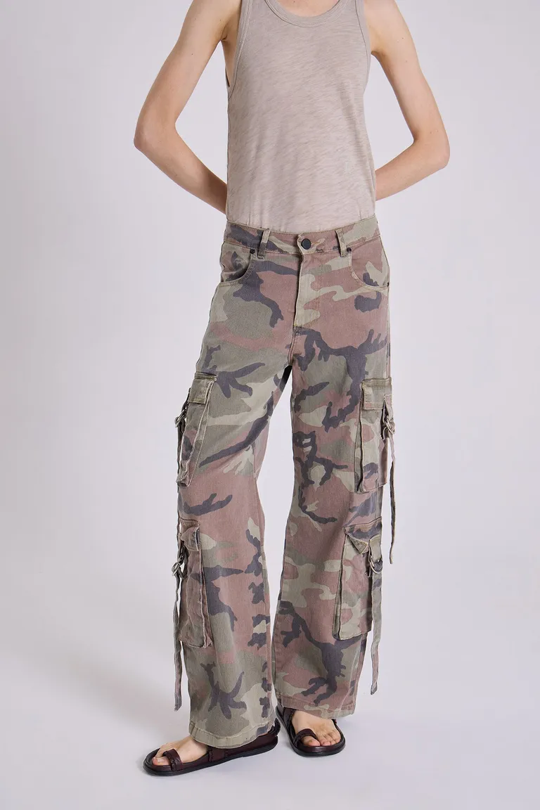 Pantalones cargo de gabardina camuflada con bolsillos para mujer de Maria Cher en Pantalones para argentina