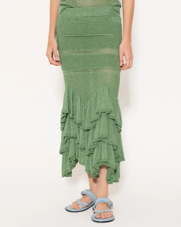 Falda de largo hasta los tobillos, con acabado brillante y textura de Jazmin Chebar en Faldas para argentina