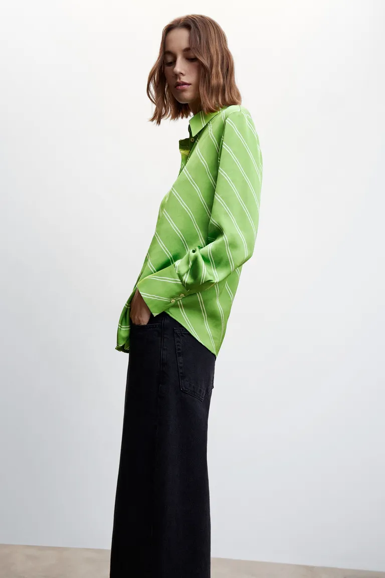 Camisa fluida satinada de Mango en Camisas para argentina