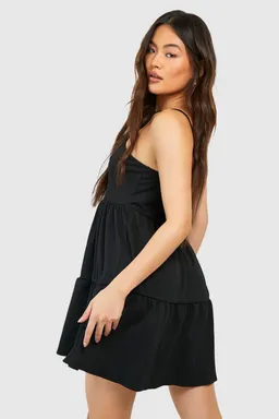 Vestido escalonado halter texturizado de Boohoo en Vestidos para argentina