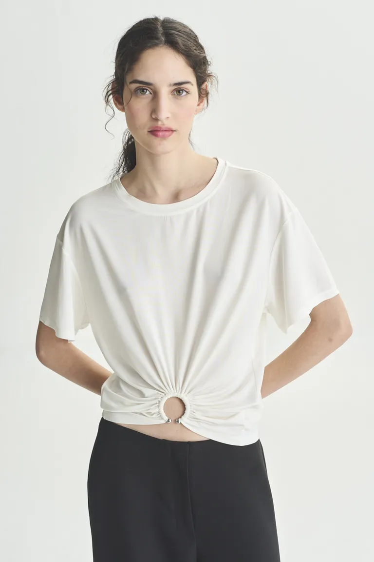 Remera holgada de manga corta en blanco para mujer de Akiabara en Remeras para argentina