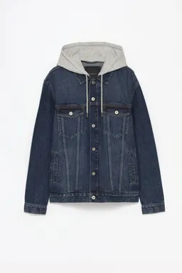 Campera denim capucha peluche de Lefties en Abrigos y Camperas para argentina