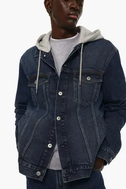 Campera denim capucha peluche de Lefties en Abrigos y Camperas para argentina