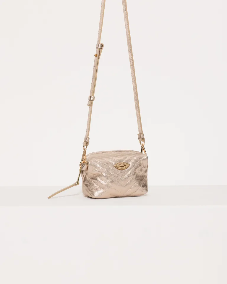 Cartera pequeña cassette con aplique de labial y correa ajustable desmontable de Jazmin Chebar en Bolsos y Carteras para argentina
