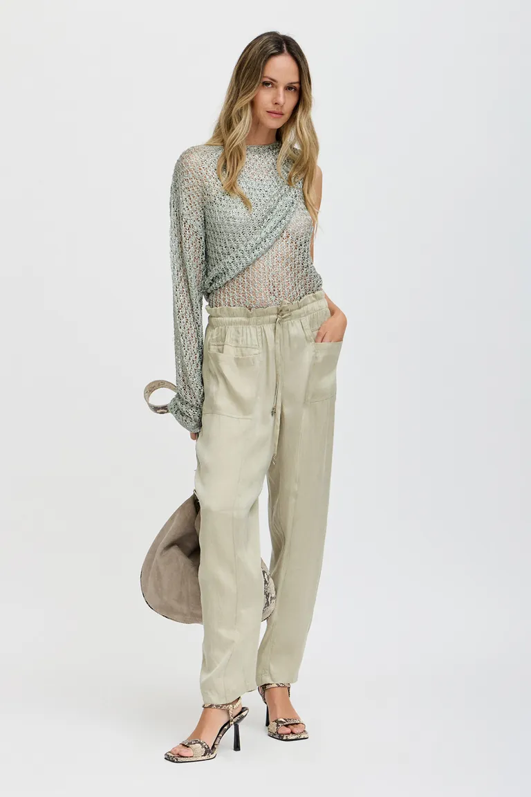 Pantalón celina: Diseño elegante y corte relajado para un look sofisticado de Tucci en Pantalones para argentina