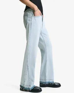 Jeans acampanado recto de Bershka en Pantalones para argentina