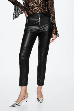 Pantalón skinny efecto cuero de Mango en Pantalones para argentina