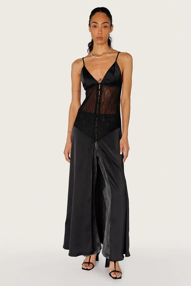 Vestido largo de seda y encaje negro con escote y tajo central de Sofia Sarkany en Vestidos para argentina