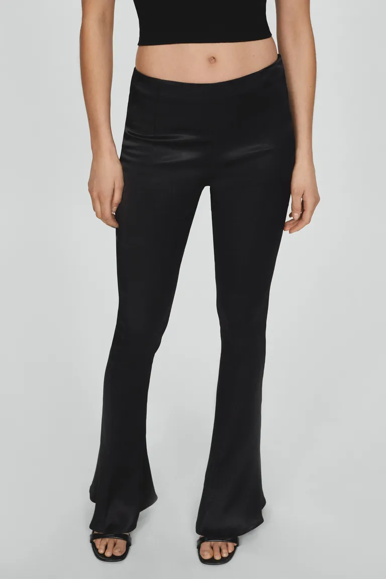 Pantalón satinado acampanado de Mango en Pantalones para argentina