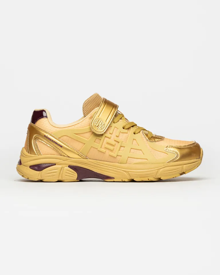 Zapatillas doradas de diseño deportivo y vanguardista para mujer de Prüne en Zapatillas para argentina