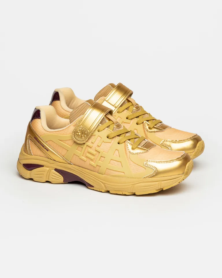 Zapatillas doradas de diseño deportivo y vanguardista para mujer de Prüne en Zapatillas para argentina